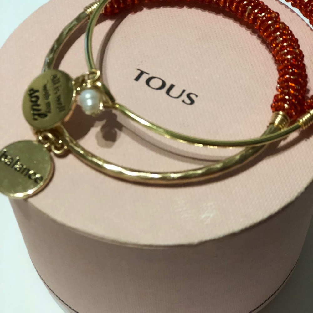 Red bangle. Handmade. Jewelry.